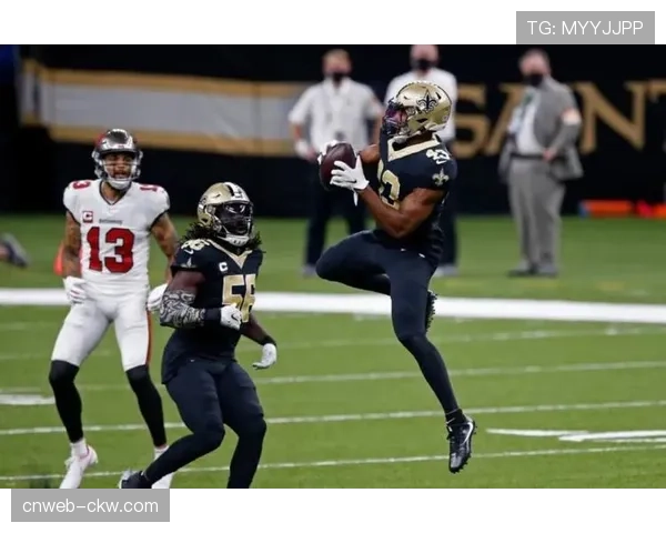 特写：老将沃克-彼得斯在圣徒的第三百次出场